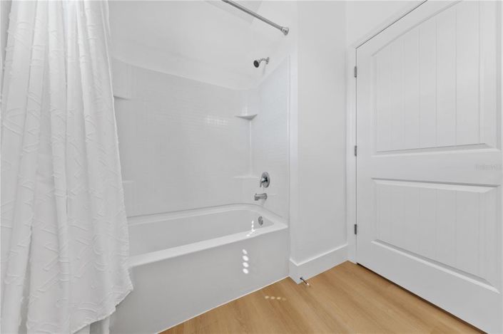 Image No.26-5 Bed House for sale