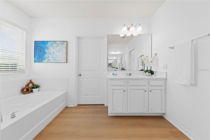 Image No.37-5 Bed House for sale