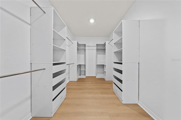 Image No.43-5 Bed House for sale