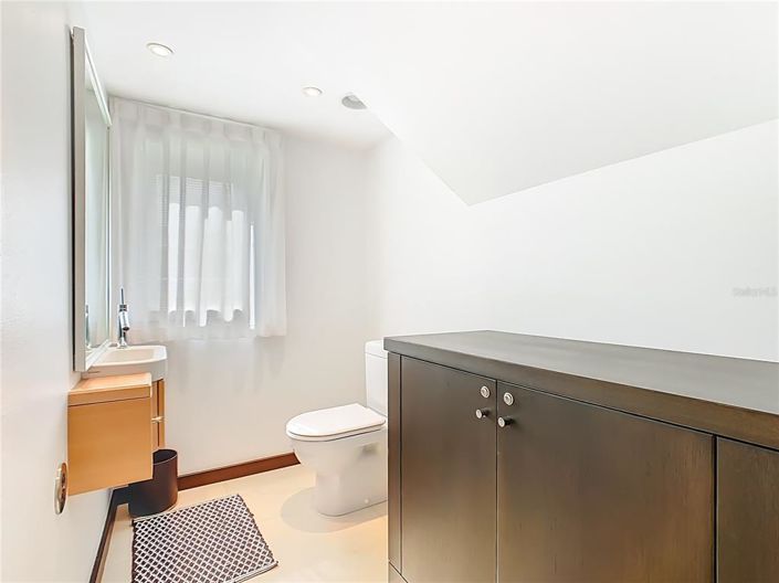 Image No.17-3 Bed House for sale