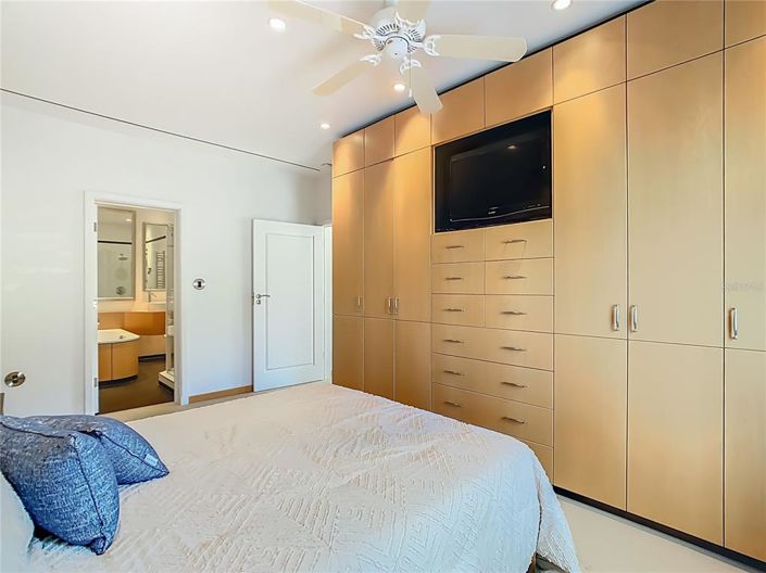 Image No.18-3 Bed House for sale