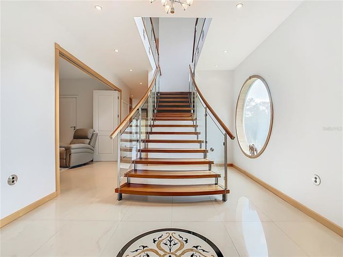 Image No.3-3 Bed House for sale