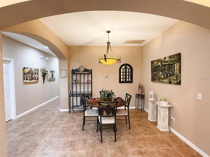 Image No.17-4 Bed House for sale