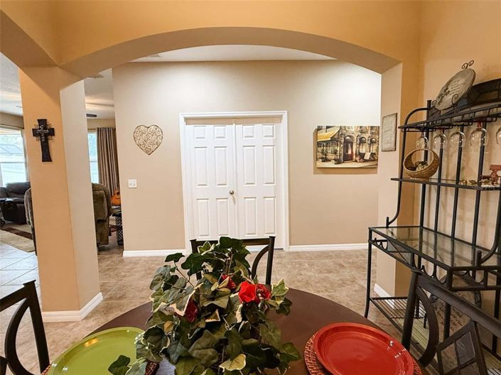 Image No.18-4 Bed House for sale