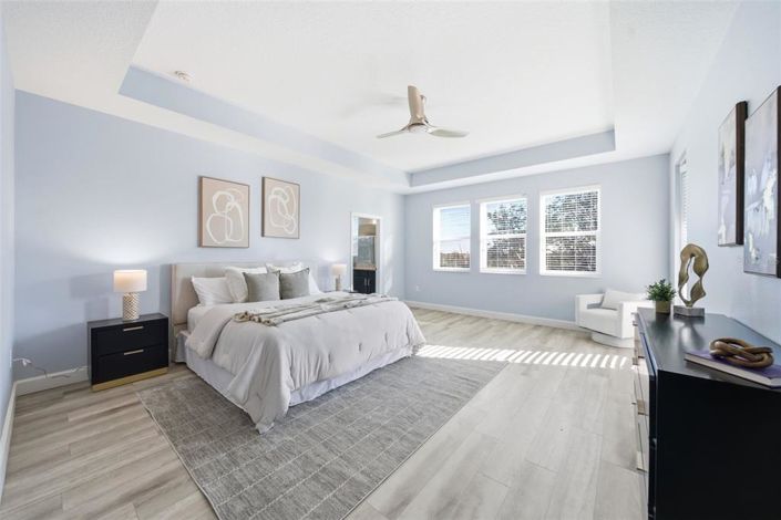 Image No.18-5 Bed House for sale