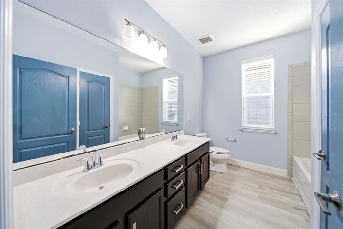 Image No.27-5 Bed House for sale