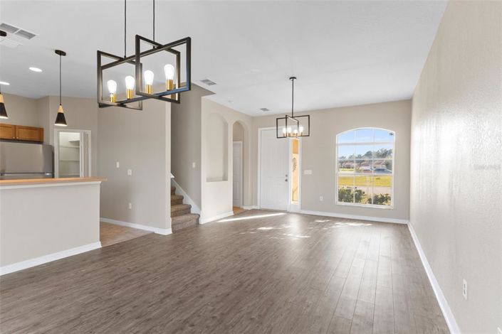 Image No.8-3 Bed Townhouse for sale