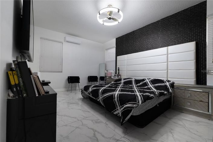 Image No.19-4 Bed House for sale