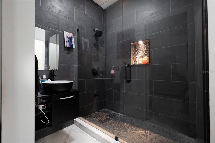 Image No.20-4 Bed House for sale