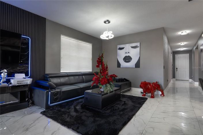 Image No.8-4 Bed House for sale