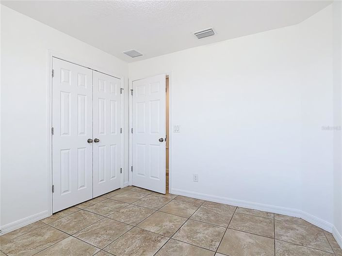 Image No.17-5 Bed House for sale