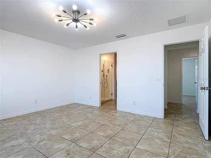 Image No.24-5 Bed House for sale