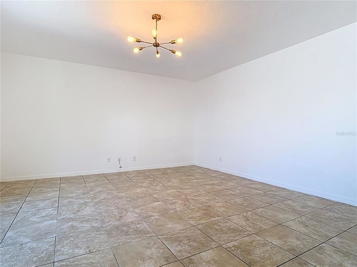 Image No.6-5 Bed House for sale