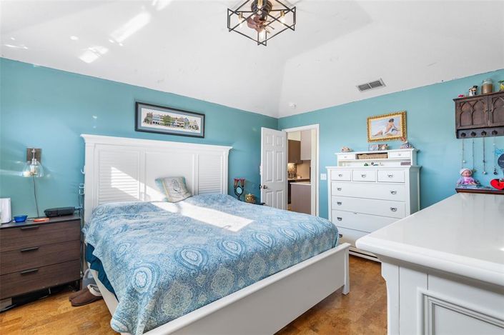 Image No.19-4 Bed House for sale