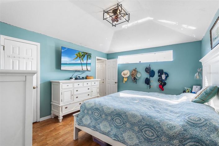 Image No.20-4 Bed House for sale