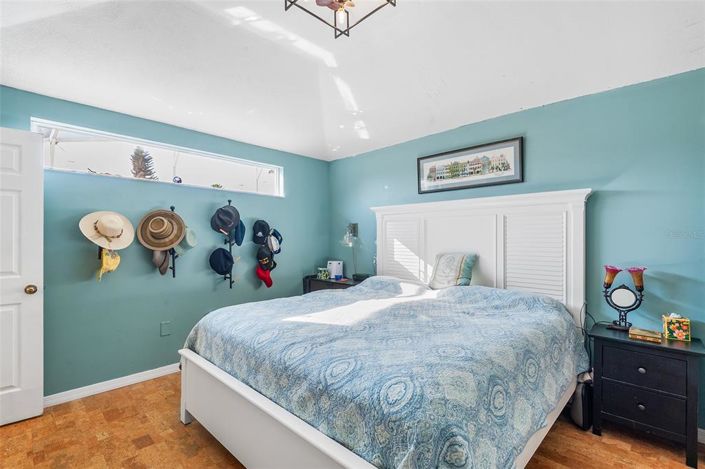 Image No.21-4 Bed House for sale