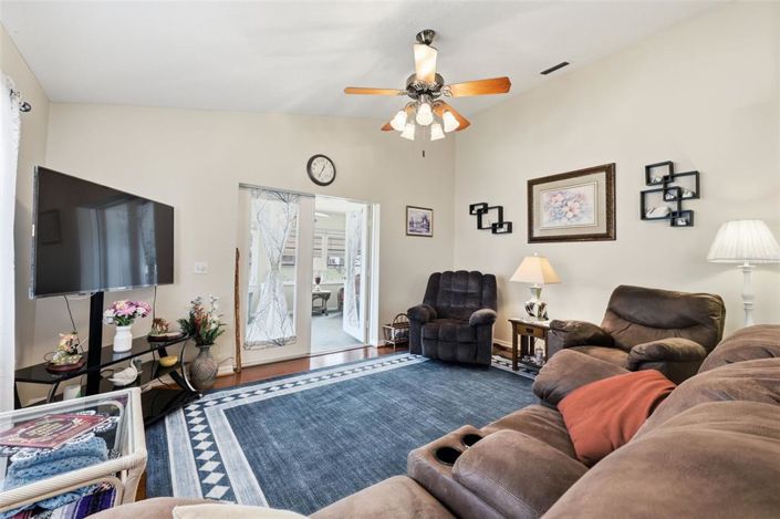 Image No.6-2 Bed House for sale