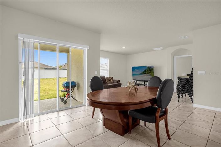 Image No.10-4 Bed House for sale