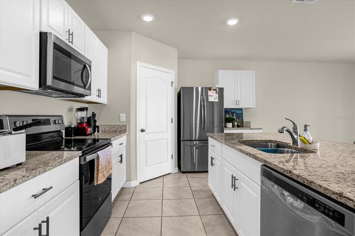 Image No.6-4 Bed House for sale