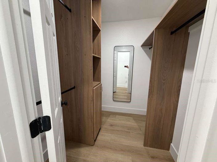 Image No.17-3 Bed House for sale