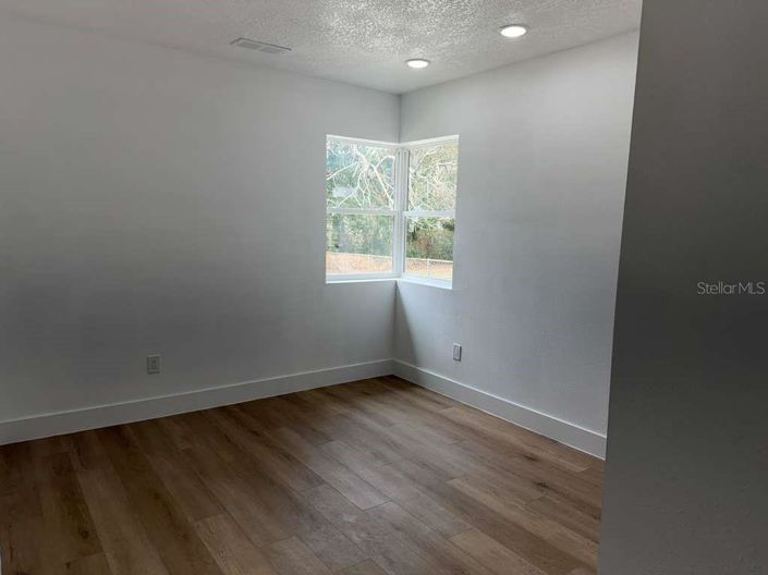 Image No.21-3 Bed House for sale