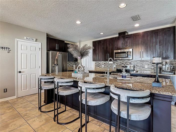 Image No.18-5 Bed House for sale