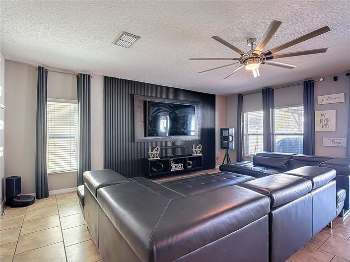 Image No.21-5 Bed House for sale