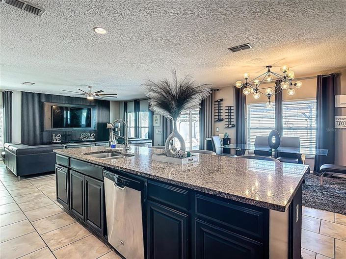 Image No.5-5 Bed House for sale