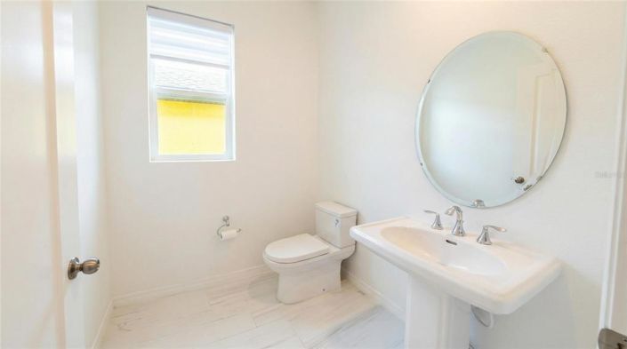 Image No.18-5 Bed House for sale