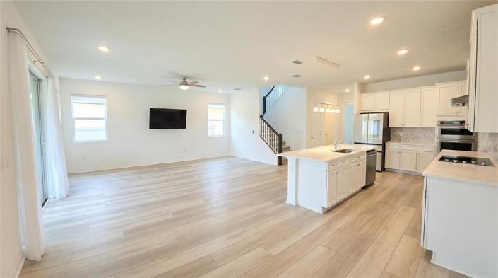 Image No.8-5 Bed House for sale