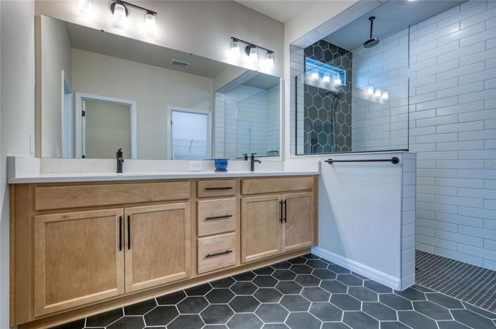 Image No.34-4 Bed House for sale