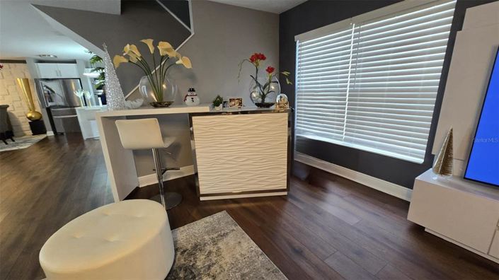 Image No.10-5 Bed House for sale