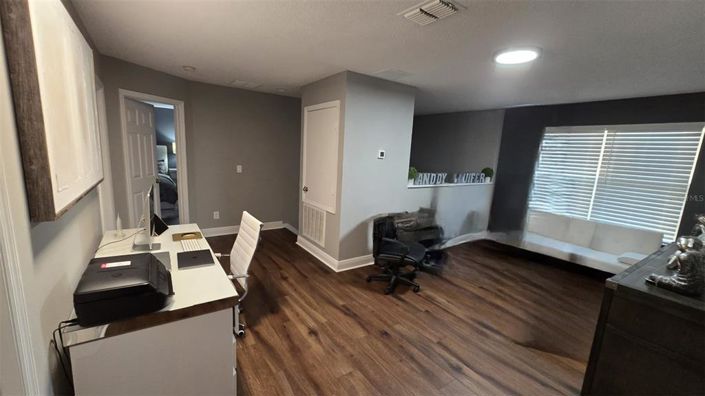 Image No.18-5 Bed House for sale