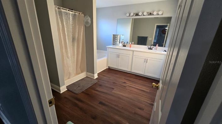 Image No.22-5 Bed House for sale