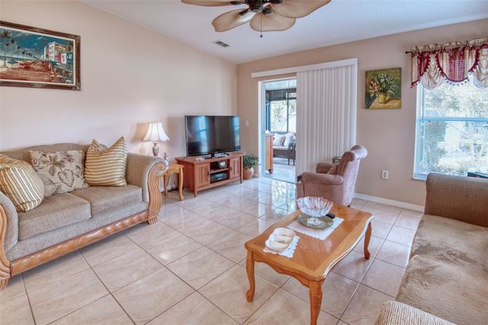 Image No.13-2 Bed House for sale