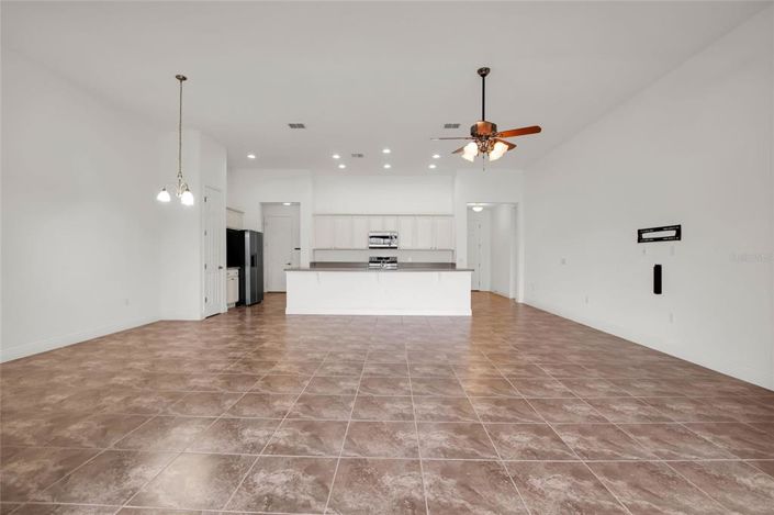 Image No.10-3 Bed House for sale