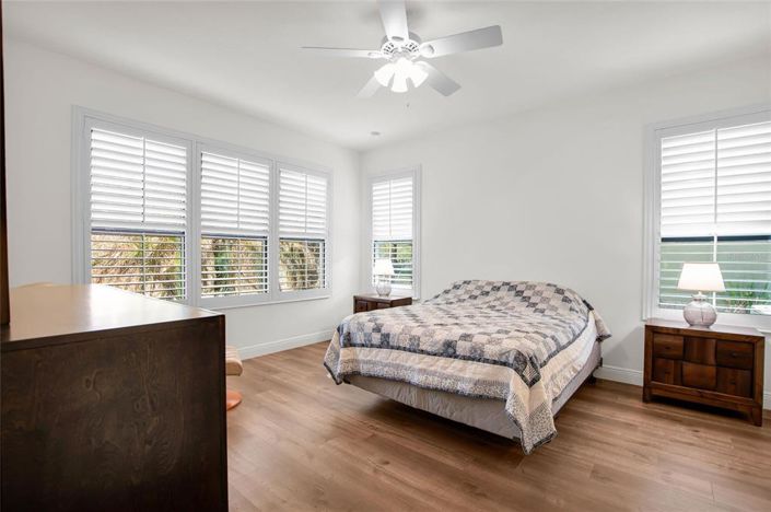 Image No.18-3 Bed House for sale