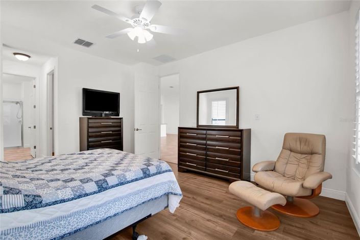 Image No.19-3 Bed House for sale