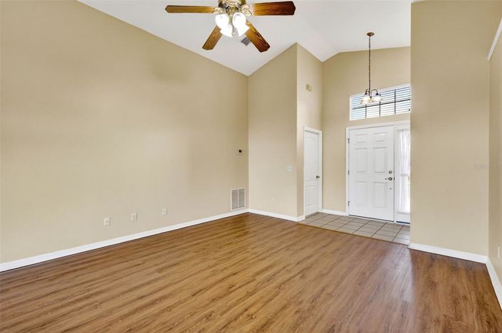 Image No.6-3 Bed House for sale