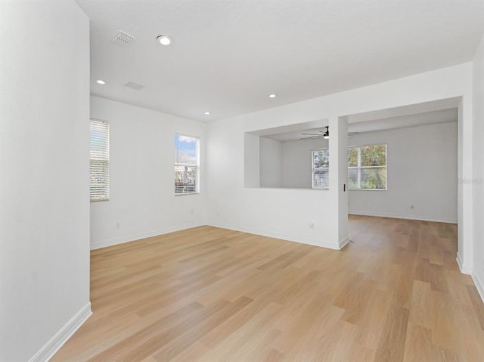 Image No.17-3 Bed House for sale