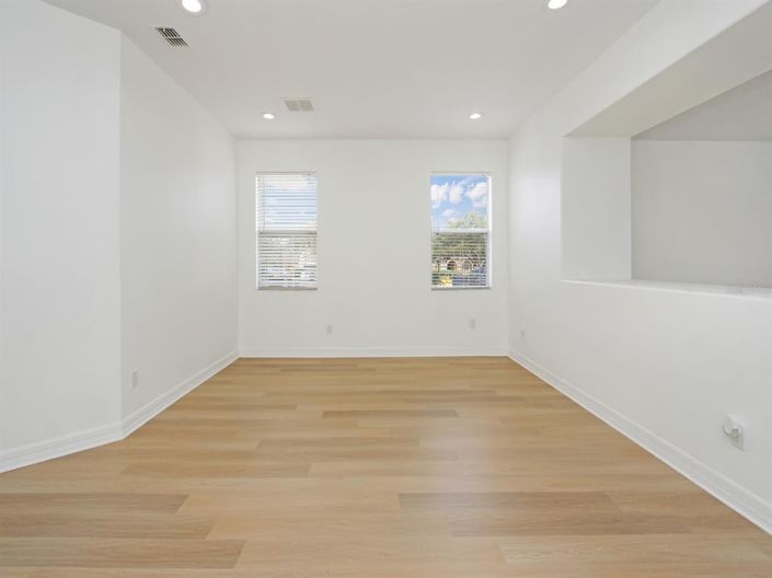 Image No.19-3 Bed House for sale