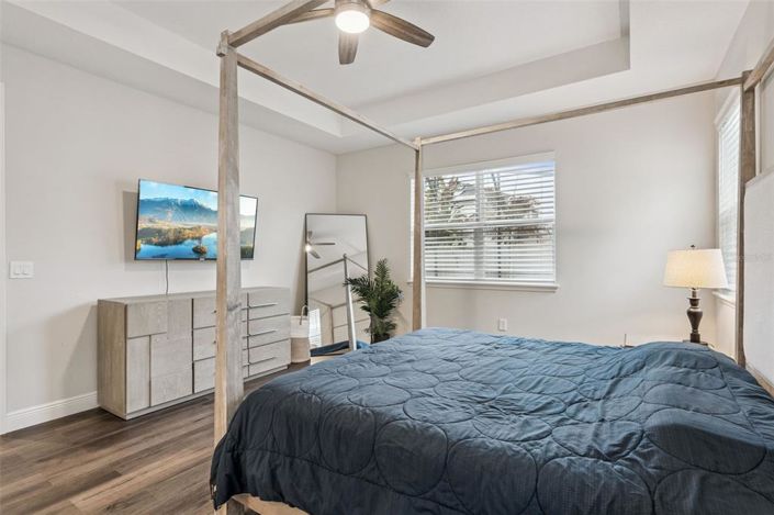 Image No.25-4 Bed House for sale