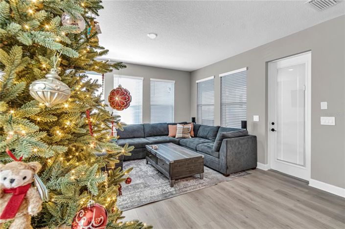 Image No.12-5 Bed House for sale