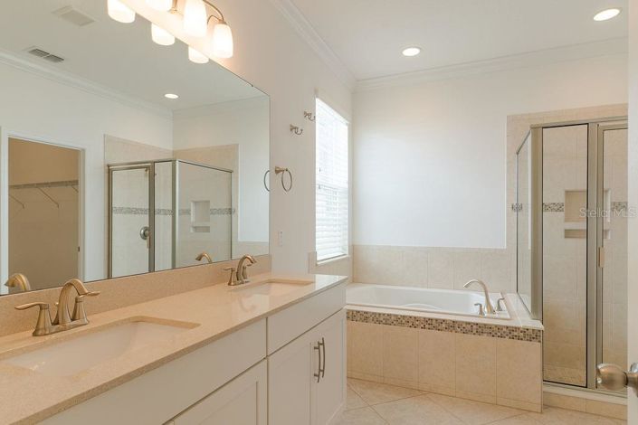 Image No.18-4 Bed House for sale