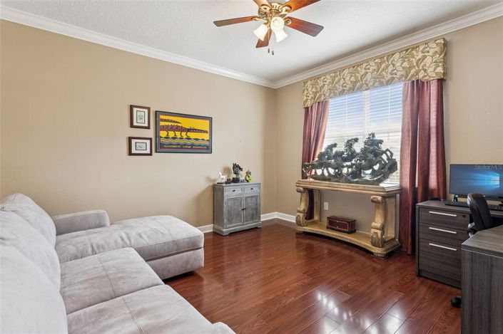 Image No.17-3 Bed House for sale