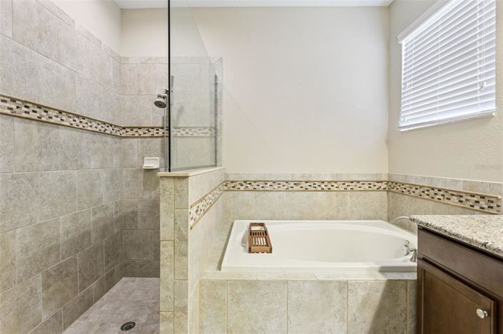 Image No.18-3 Bed House for sale