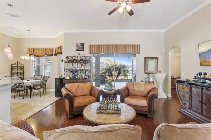 Image No.8-3 Bed House for sale