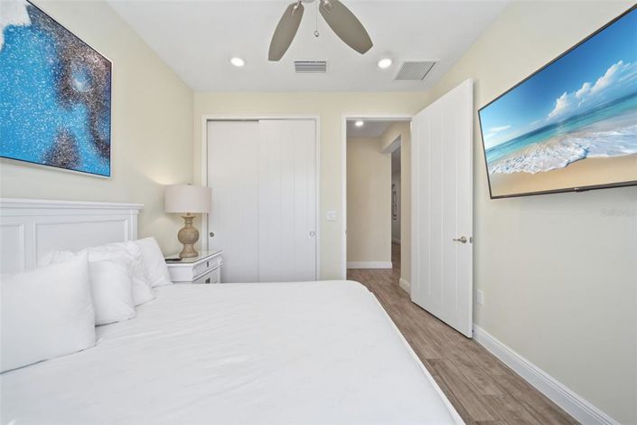 Image No.23-7 Bed House for sale