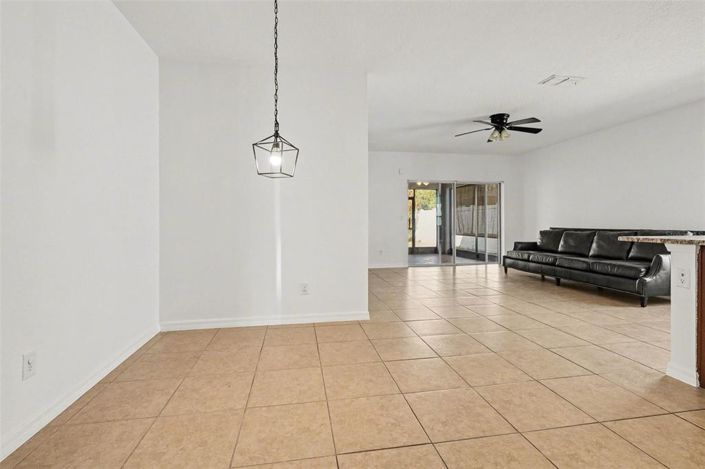 Image No.18-4 Bed House for sale