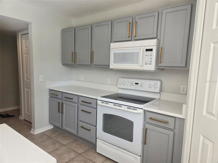 Image No.18-4 Bed House for sale